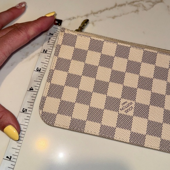 Louis Vuitton Beige and Gray Checkered Clutch - Picture 4 of 4